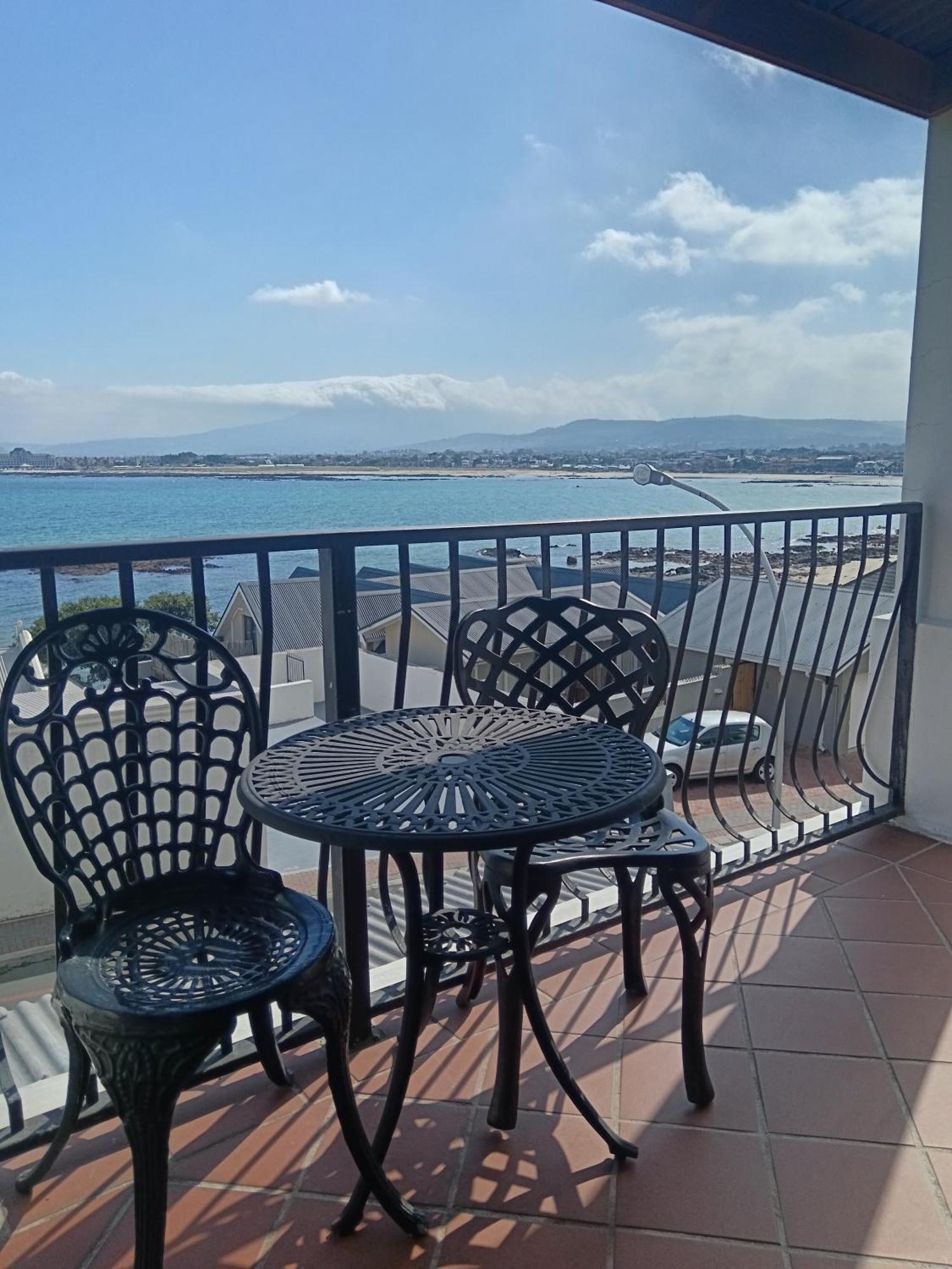 Berg en Zee Guesthouse Gordonsbaai Buitenkant foto