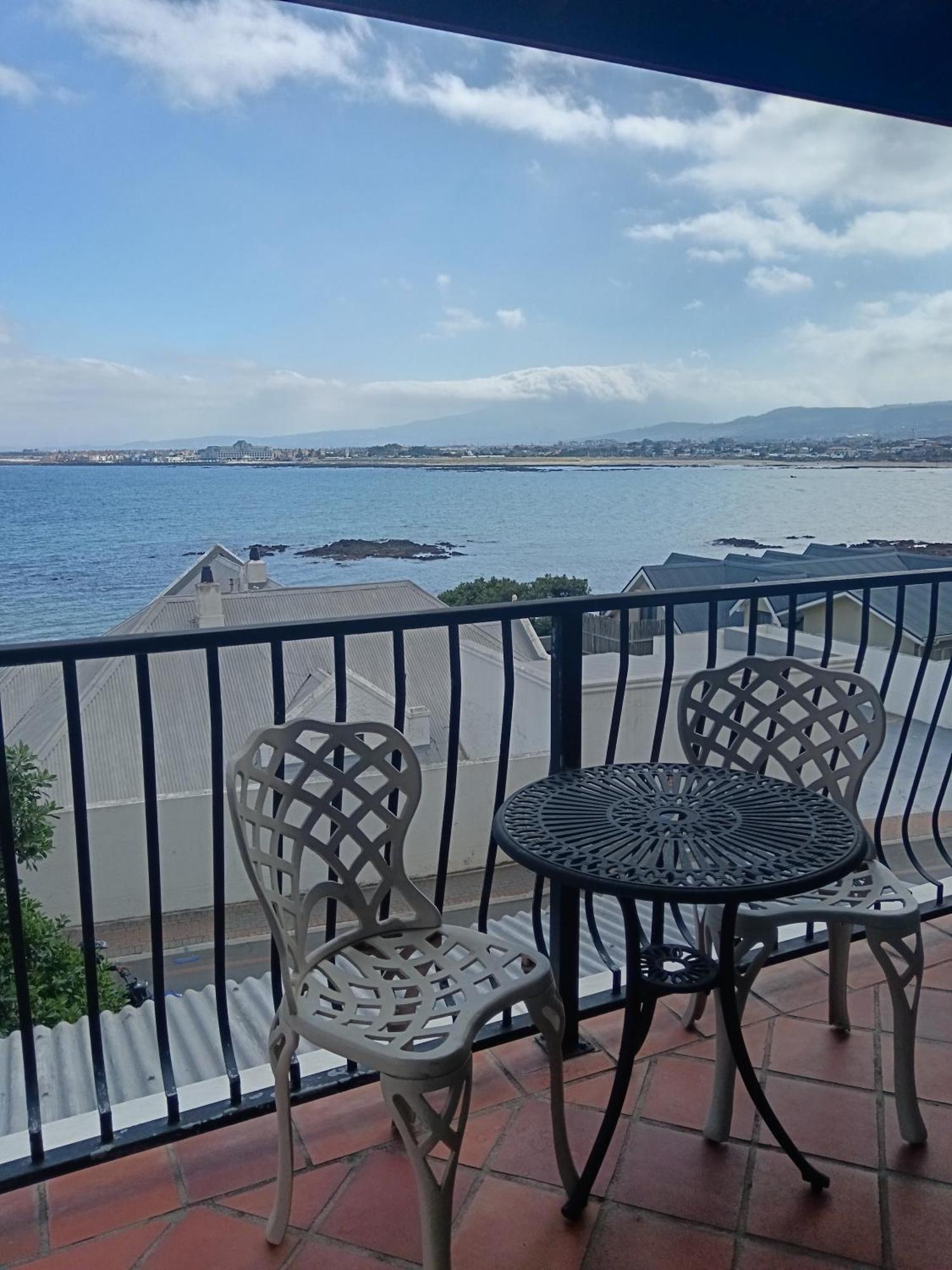 Berg en Zee Guesthouse Gordonsbaai Buitenkant foto