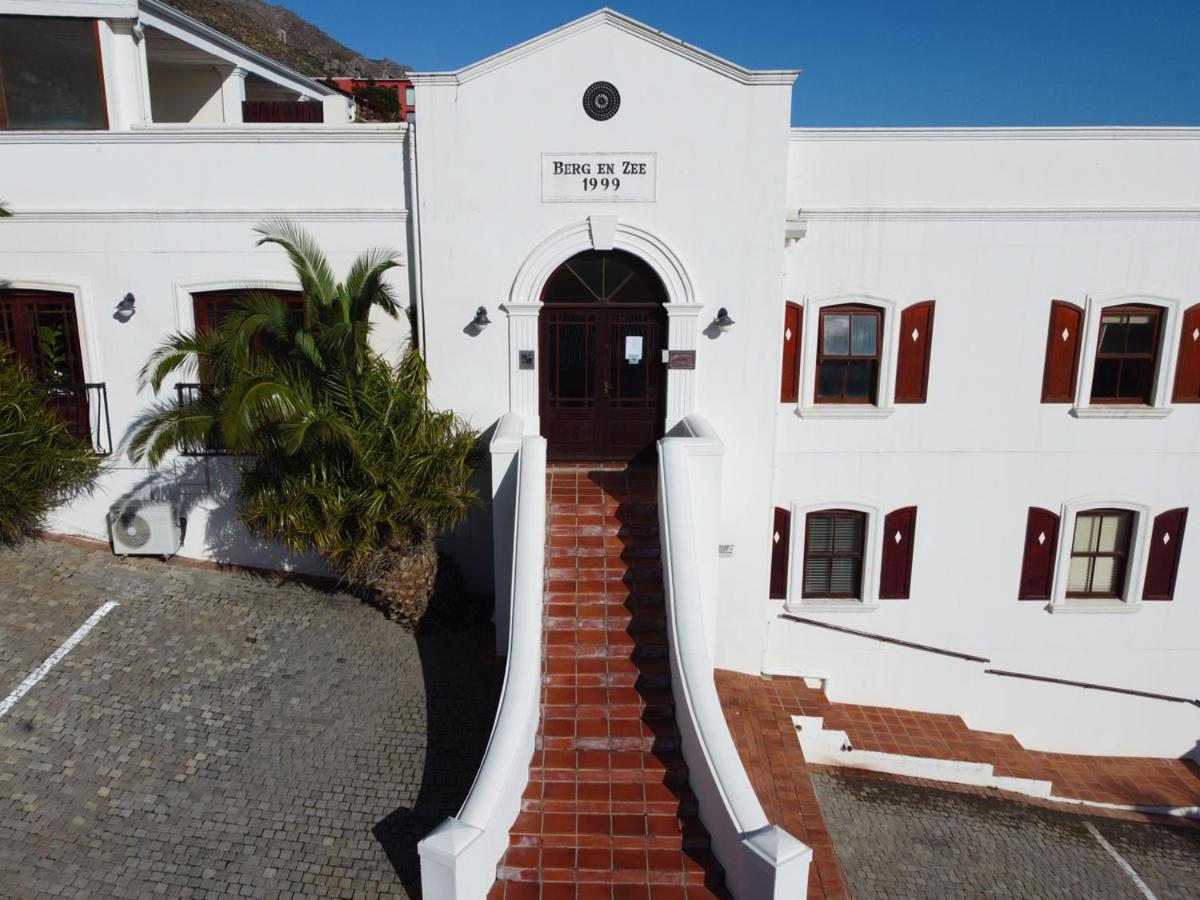 Berg en Zee Guesthouse Gordonsbaai Buitenkant foto