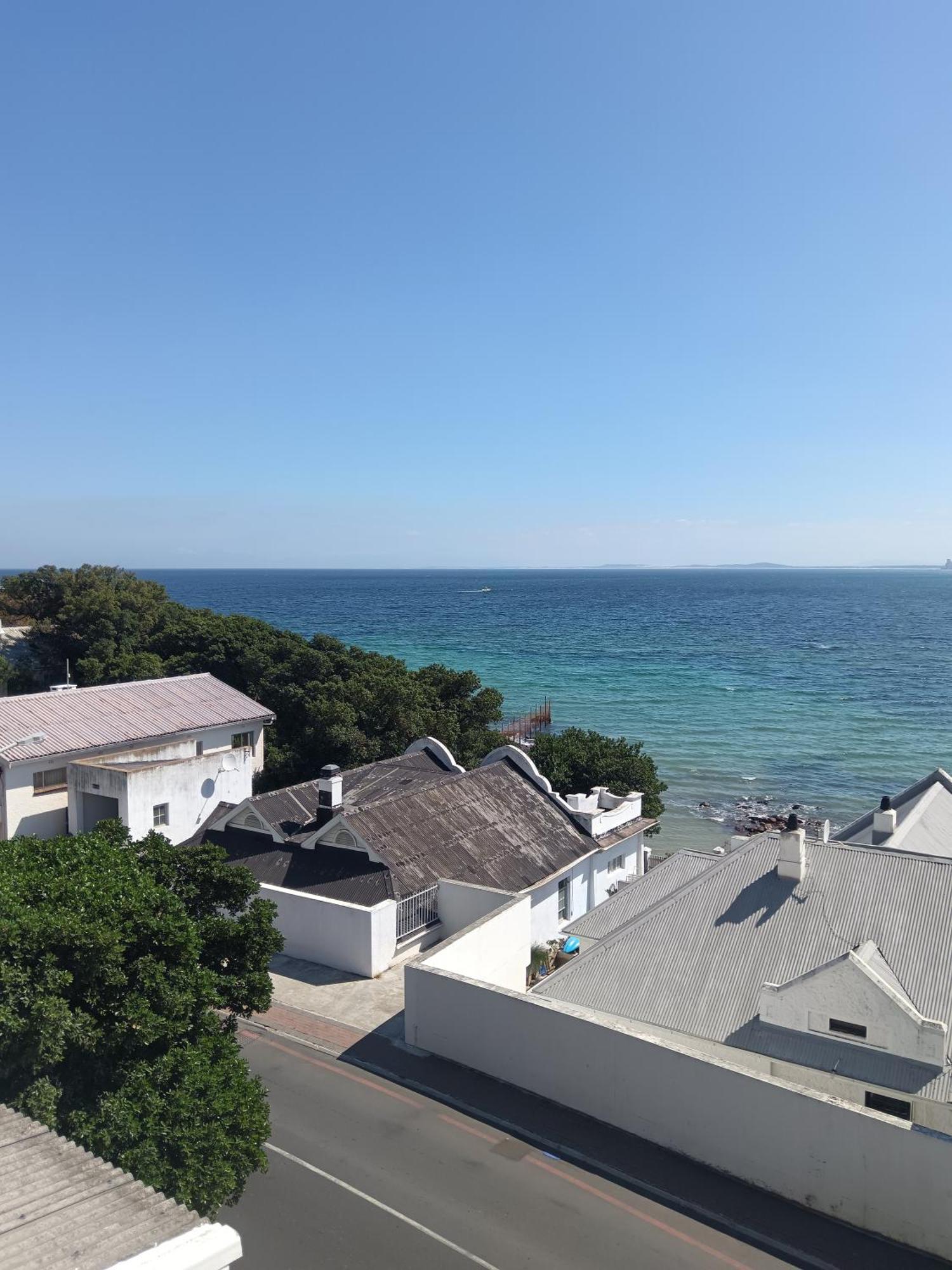 Berg en Zee Guesthouse Gordonsbaai Buitenkant foto